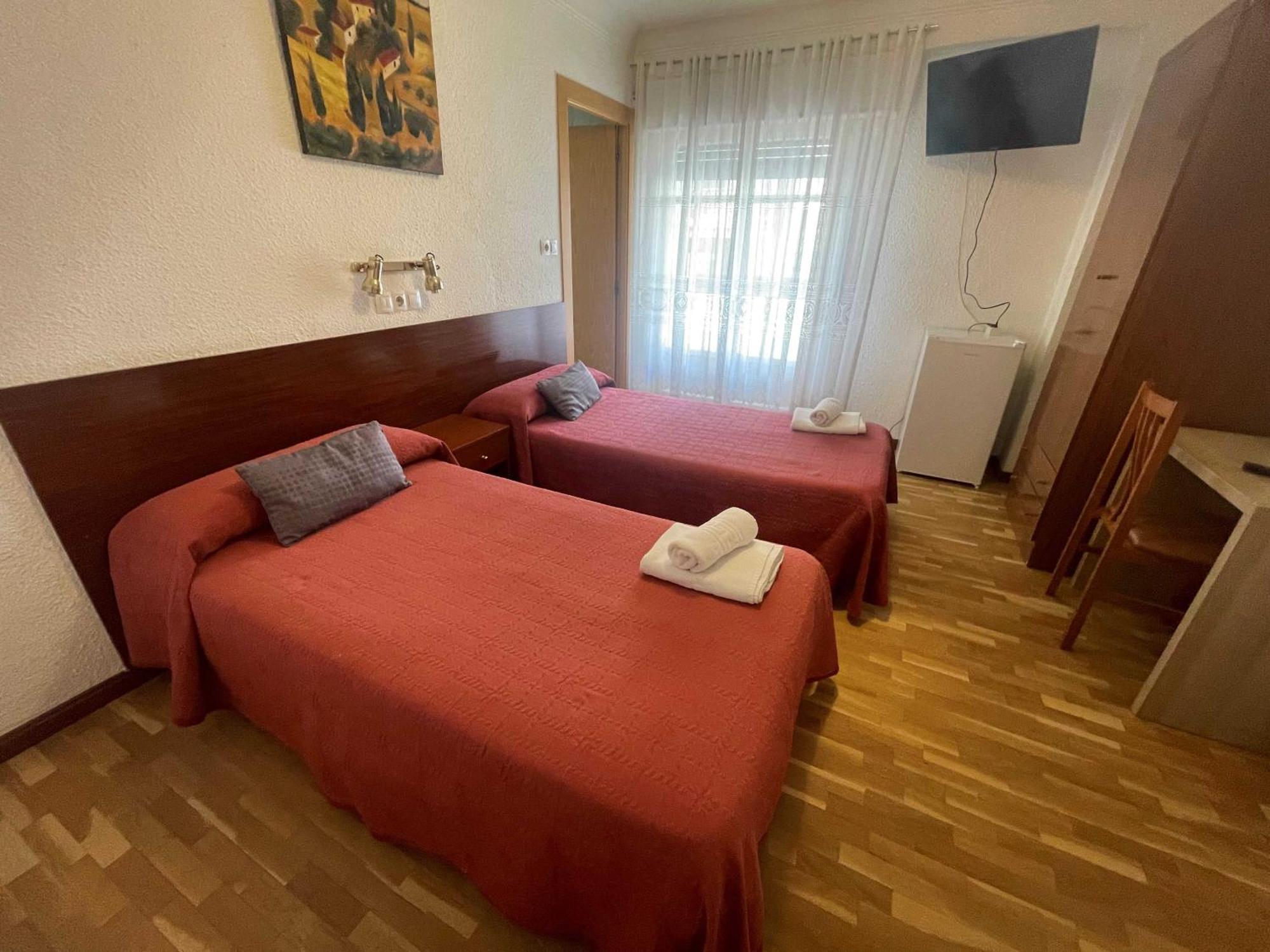 Hostal Cumbre Saragossa Zewnętrze zdjęcie