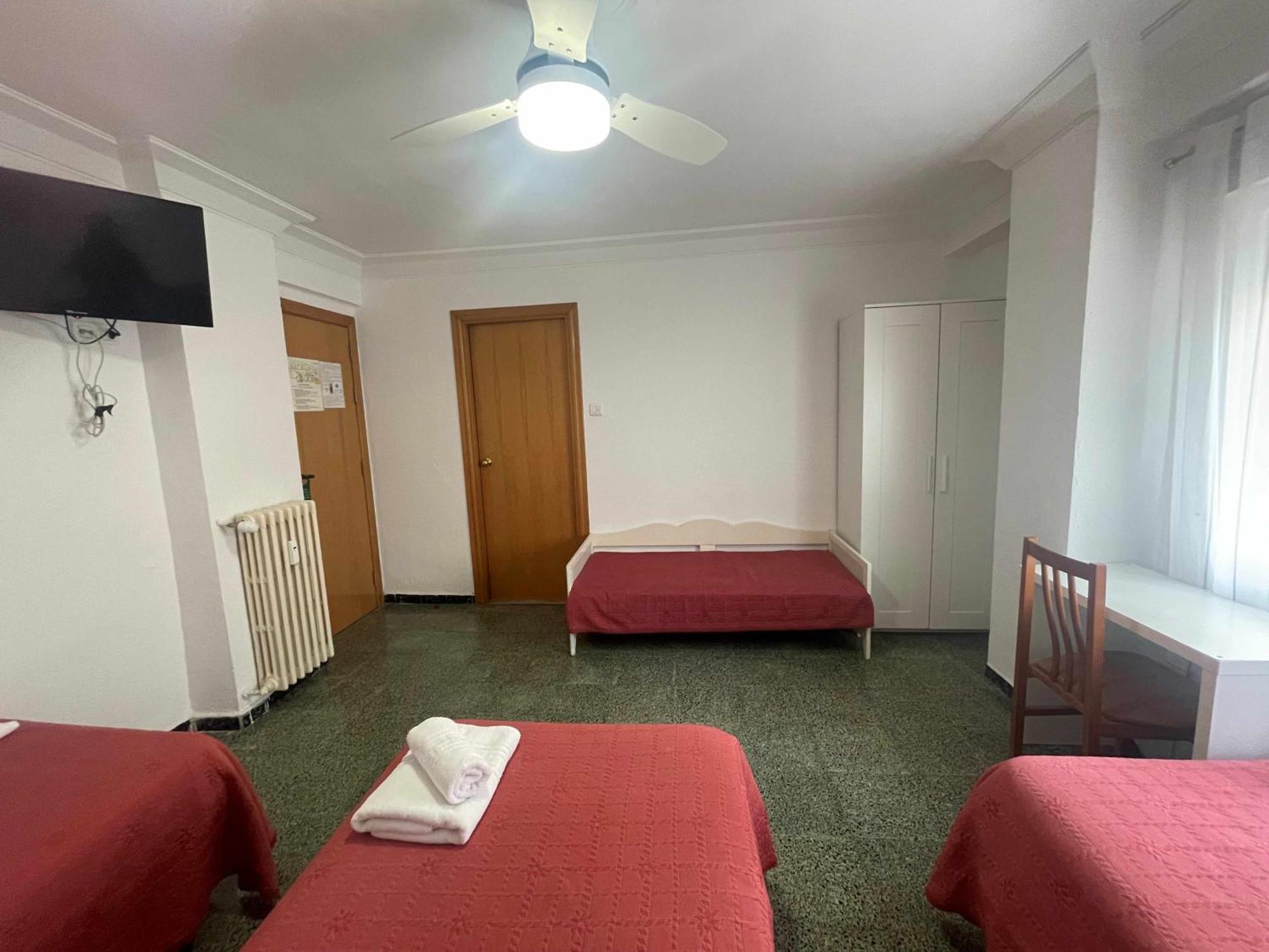 Hostal Cumbre Saragossa Zewnętrze zdjęcie