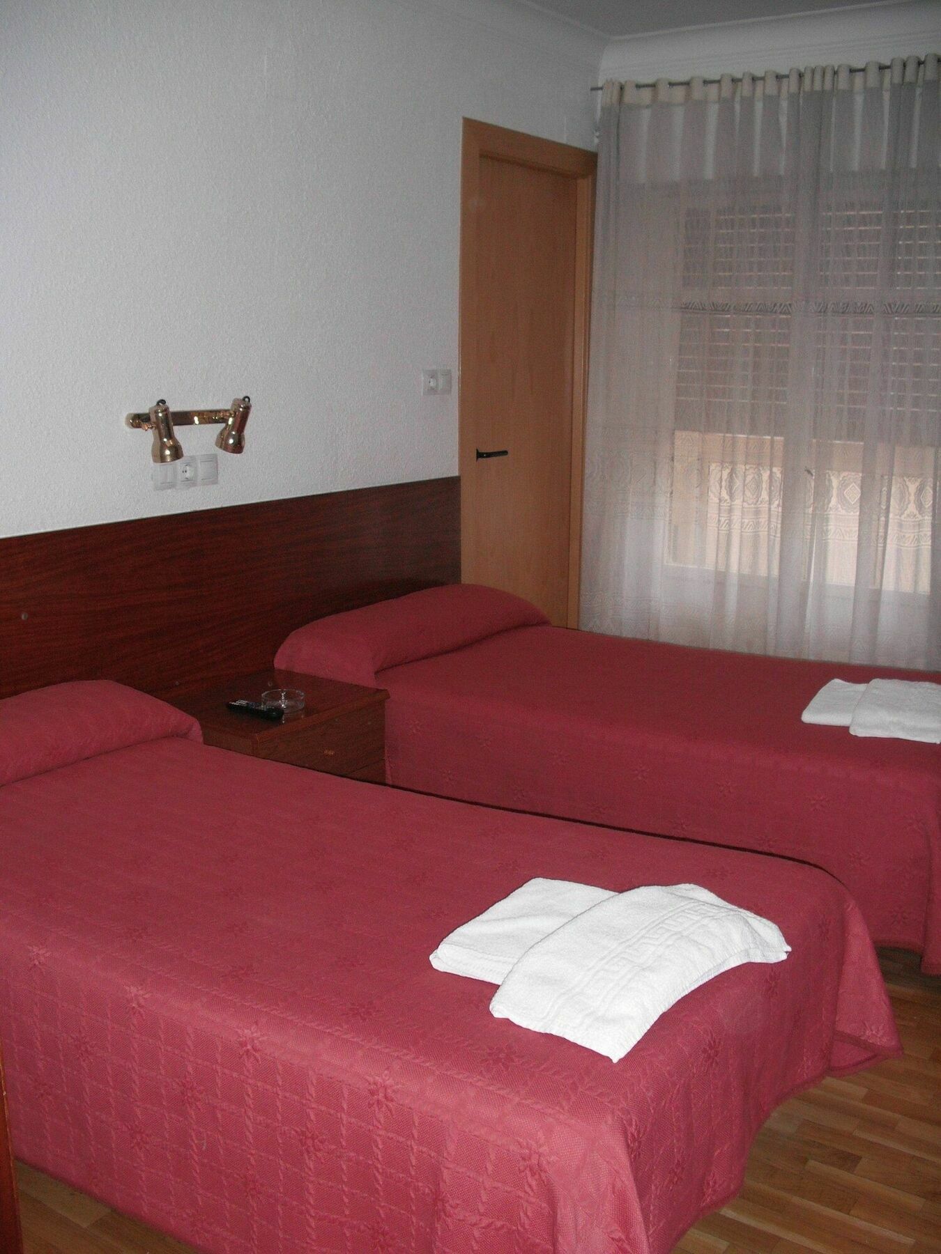 Hostal Cumbre Saragossa Zewnętrze zdjęcie
