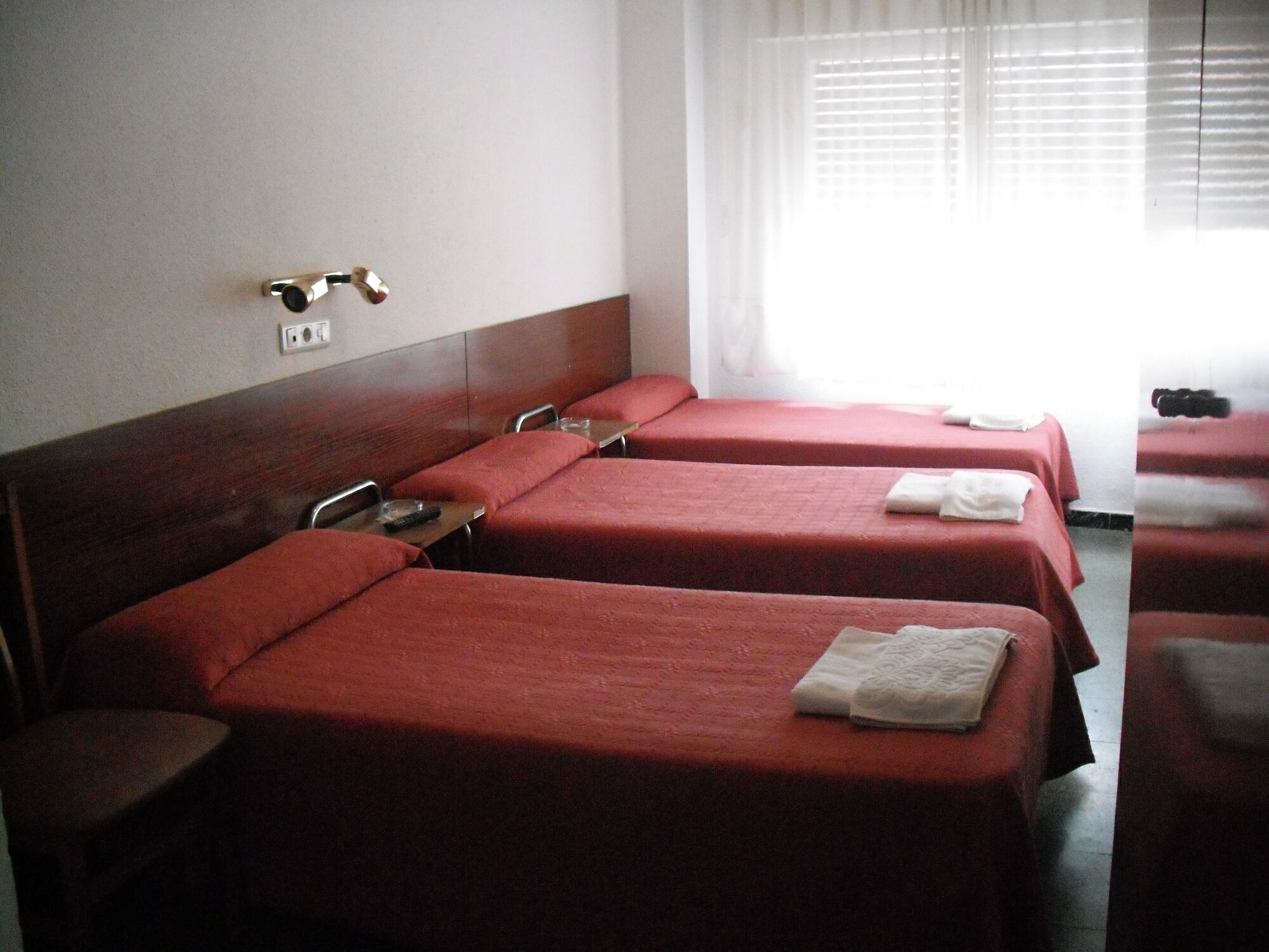 Hostal Cumbre Saragossa Zewnętrze zdjęcie